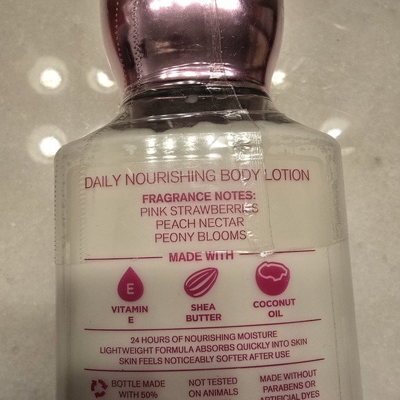 Bath & Body Works (BBW) Gingham Gorgeous Body Lotion - Picture 3 of 5